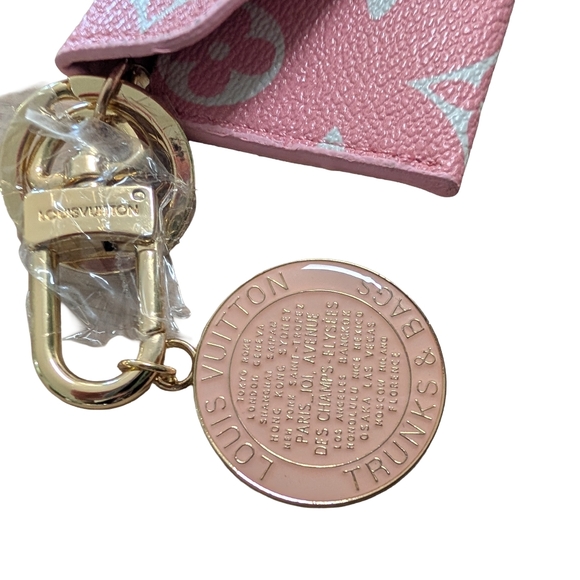 Louis Vuitton Handbags - Louis Vuitton Trunks & Bags Charm, 35x41mm Round, Pink